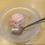 寿司の美登利 総本店 - いちごのアイス