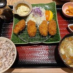 大戸屋 - 料理写真:大粒牡蠣フライ4個定食
五穀ごはん(普通) 1380円税込
いろいろ茸となめこ汁に変更 230円税込