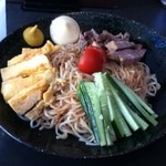 サンチャ フカミ - 夏限定・ピリ辛冷やし中華