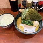 横浜家系らーめん 天王家 寒川総本店 - 