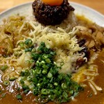 吉田カレー  - 豚 小・オランダ産ゴーダチーズ