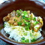 新町うどん - ソースカツ丼（日替わり定食）　ネギをかけちゃいました