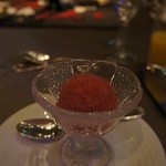 シェラトングランデ・トーキョーベイ・ホテル - 
      ロゼシャンパンのグラニテ　木苺風味