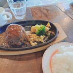 コムギlab - ランチハンバーグ、デミグラスソースがけ