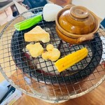 母ちゃんの火鉢カフェ - おこさまランチも全部火鉢で温めます