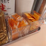 味の古久家 - ラー油と辛子が小袋に