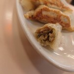 味の古久家 - 餃子断面