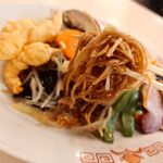 味の古久家 - 麺リフトアップ