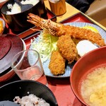さち福や - 料理写真:カキフライと有頭エビフライ定食