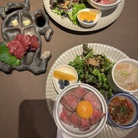 馬刺しと焼き鳥 グルマン三年坂 - 