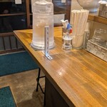 中華そばや 和凡 - 内観