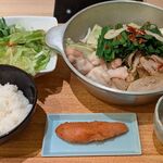 博多もつ鍋やまや食堂 - 料理写真:やまや自慢のもつ鍋膳