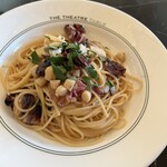THE THEATRE TABLE - 小柱のオイルパスタ