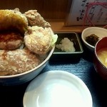 あげ市　デカ盛り丼