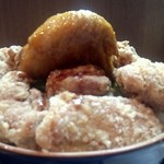 あげ市　デカ盛り丼