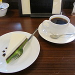 えち鉄カフェ勝山駅 - えち鉄ブレンドとケーキのセット