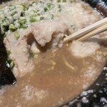 無鉄砲  - 見て！この濃度！　この透明感の無い茶色いスープが濃厚さを物語っている