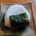 小鉢と日本酒 たとえば。 - 〆の明太子のおにぎり