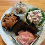 小鉢と日本酒 たとえば。 - 3種盛＋サービス。飲みが止まらずまたつまみを頼んでしまった笑
