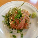 小鉢と日本酒 たとえば。 - 胡麻シマアジ？だったかな？お刺身も胡麻の味も好み♪