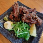 小鉢と日本酒 たとえば。 - せせりの唐揚げ