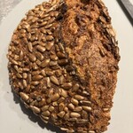 ベッカライ ビオブロート - ゾンネンブルーメンケルンブロート（ハーフ）