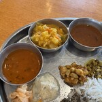 南インド料理DAL - ★マハラジャ(王様)のミールス