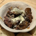 炭火焼鳥しげ - 鶏肉の赤ワイン煮込み