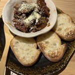 炭火焼鳥しげ - 鶏肉の赤ワイン煮込み