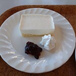 レストラン　フジミヤ - レアチーズケーキ450円