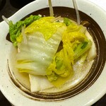 酒呑倶楽部 つなよし - No8「マウンテン豚バラゆず塩鍋」を取り分けたあと