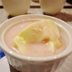 クロモリ - 夜：デザート（豆花の黒すぐりソース）