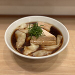 らぁ麺 麦造 - 料理写真:ワンタン黒醤油らぁ麺 1,300円