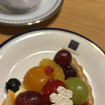 キル フェ ボン - 色とりどりのフルーツリースタルト