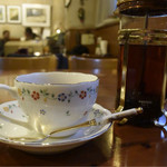 Kissa Nachuraru - 紅茶、たっぷり三杯あります。