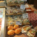 石窯パン工房 サフラン - 内観