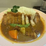 リッチなカレーの店 アサノ - ポークカツ断面鑑賞