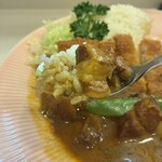 リッチなカレーの店 アサノ - とろけるような豚バラ肉