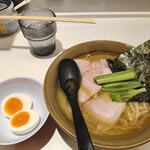 家系ラーメン 革新家 TOKYO - 