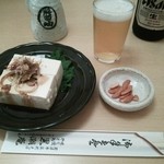 Kuroshioan - 冷奴と瓶ビール