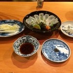日本料理 たかむら - とらふぐ（白菜と共に）・皮をポン酢と男鹿半島の塩で