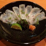 日本料理 たかむら - とらふぐはかなり厚めにカットされています。