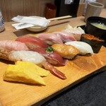 魚力寿司 - 料理写真:新春握り10巻(税込み2200円)