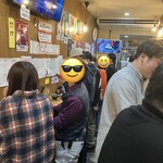 大衆立飲 もつ刺 すずき - 今日もパンパンね