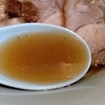 中華そば フレッシュさ凸 - 豚や鶏等の弱白湯スープベースに煮干や鯖節など。使用してる醤油スープ。塩梅はかなり優しめで無化調かな？