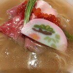 麺家 たけ田 - 霜降和牛といくらの塩らーめんアップ