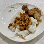 EVA air lounge The STAR - 魯肉飯追加来た！