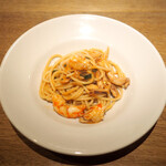 スパゲッティー ペスカトーレ（海老 + 槍烏賊）