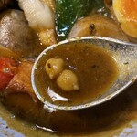 スープカレー 匙と香 - ひよこ豆出てきたー