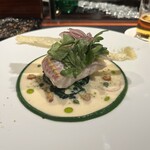 ラトリエ ドゥ ジョエル・ロブション - ふっくらと蒸しあげたイトヨリ鯛　山椒香る白ワインと春菊を合わせて。